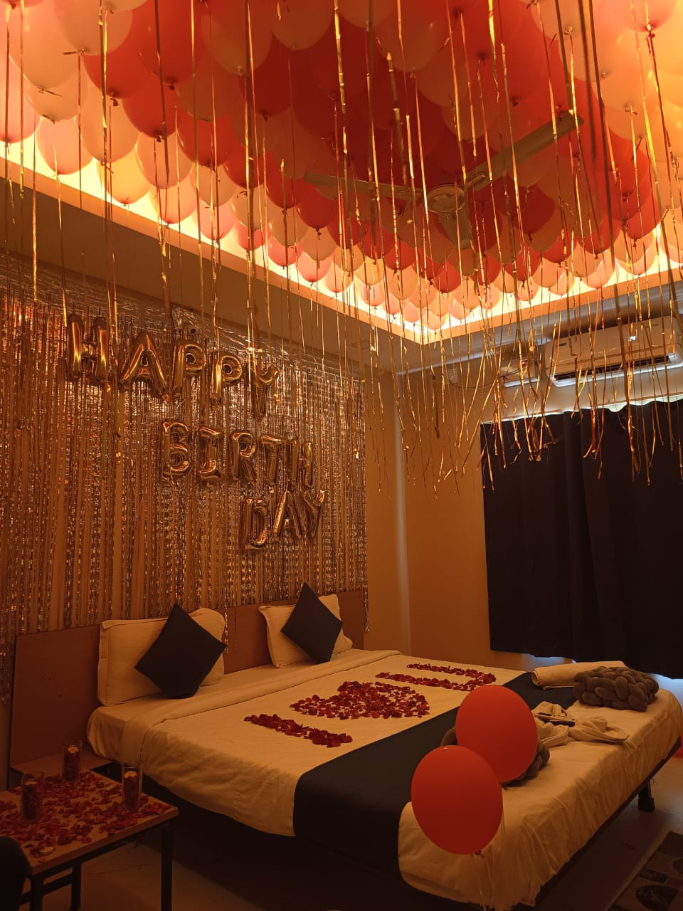 Room & Decor - Book Now
